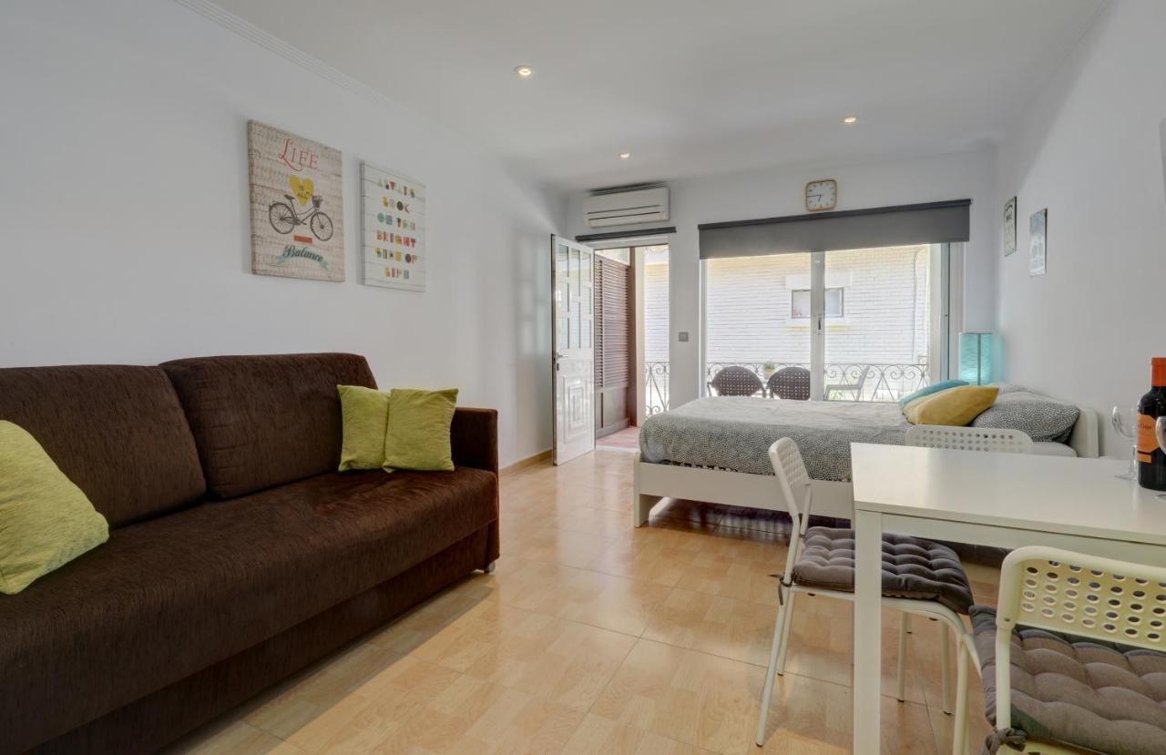 071 - Beachside Studio Perfect For A Family Getaway Lägenhet Torremolinos Exteriör bild