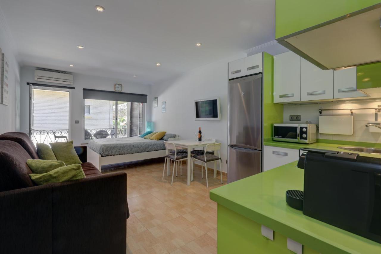071 - Beachside Studio Perfect For A Family Getaway Lägenhet Torremolinos Exteriör bild